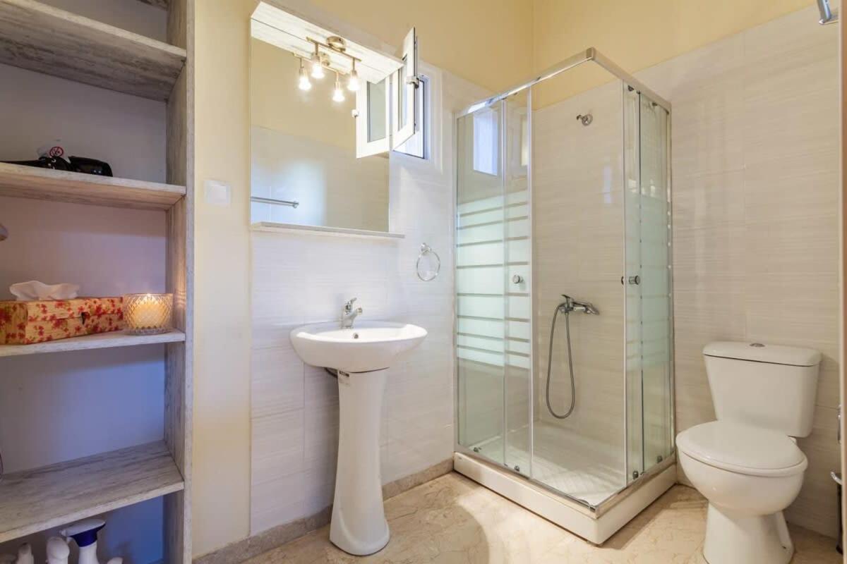 Stylish Seaside Home - Fully Equipped, Big Terrace Kalamata Zewnętrze zdjęcie